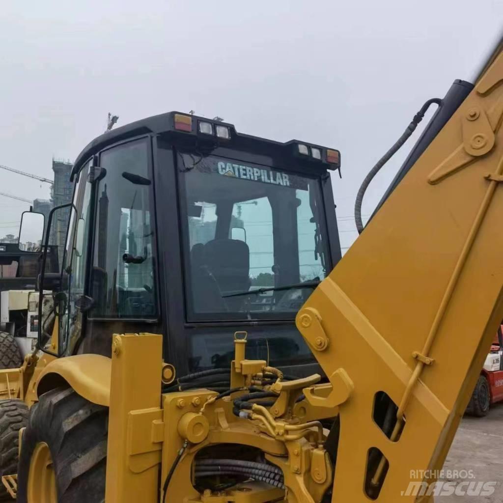 CAT 420 F Товарач със заден ексватор