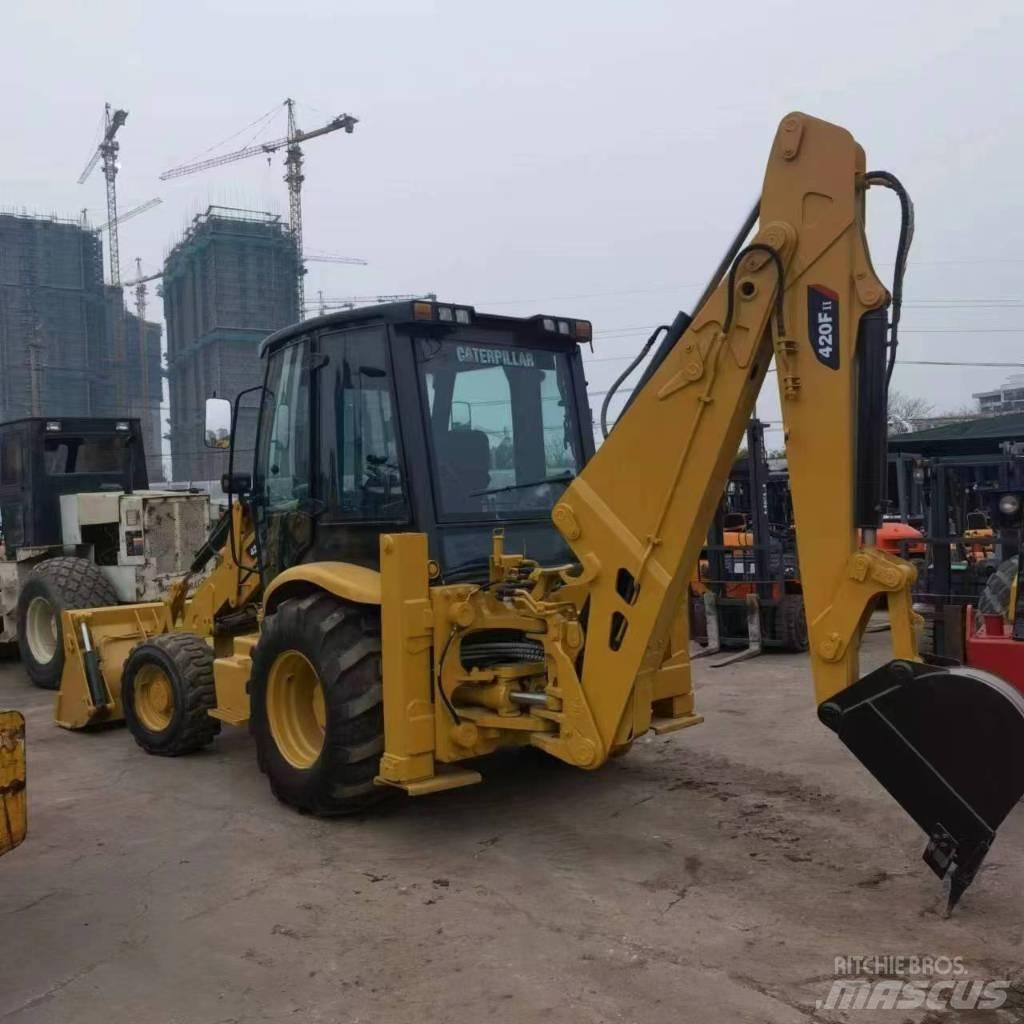 CAT 420 F Товарач със заден ексватор
