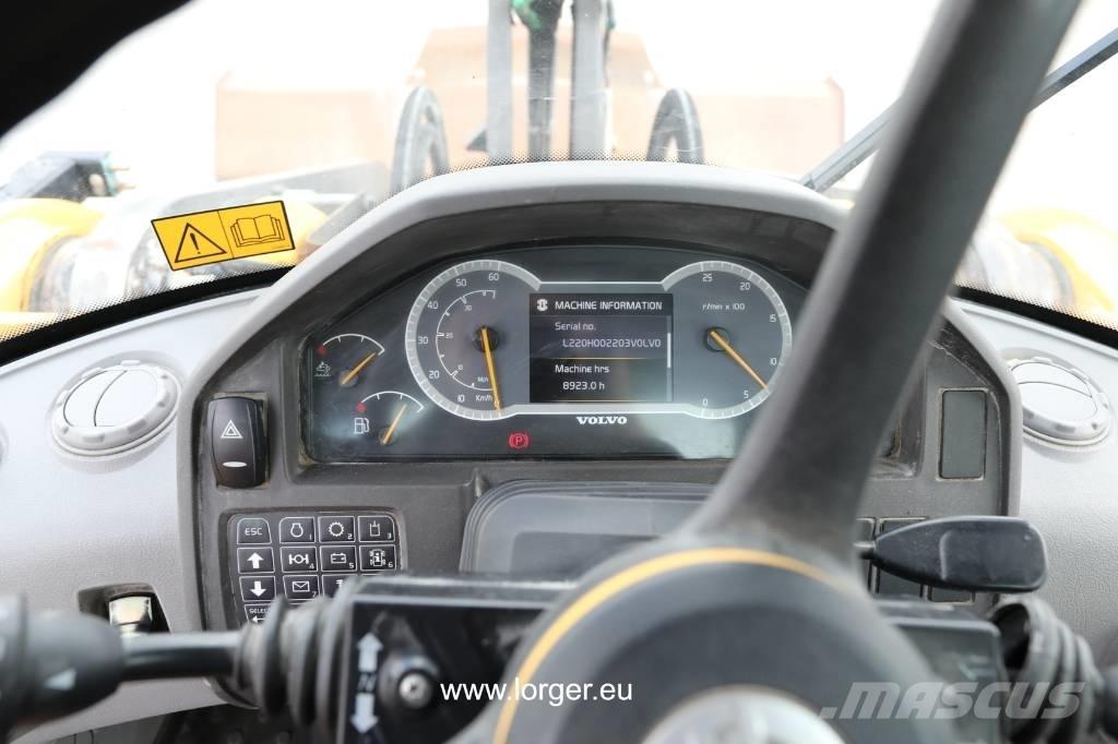 Volvo L 220 H Колесни товарачи