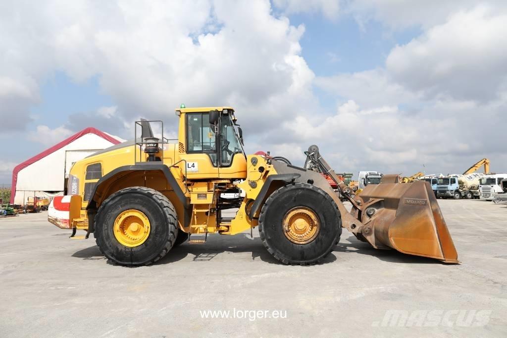 Volvo L 220 H Колесни товарачи