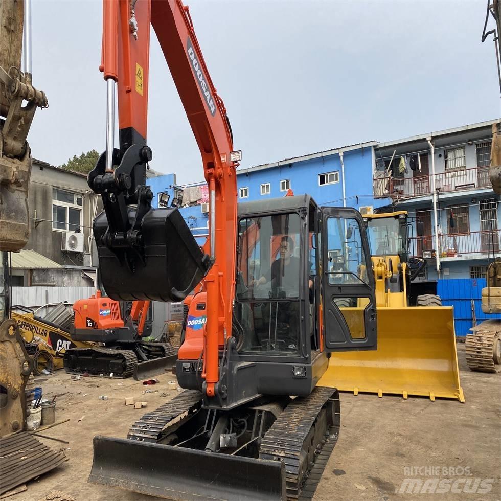 Doosan DX 60 Верижен екскаватор