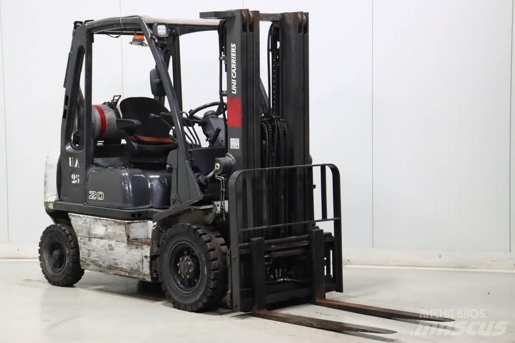 Nissan U1D2A20LQ Камиони с АГУ