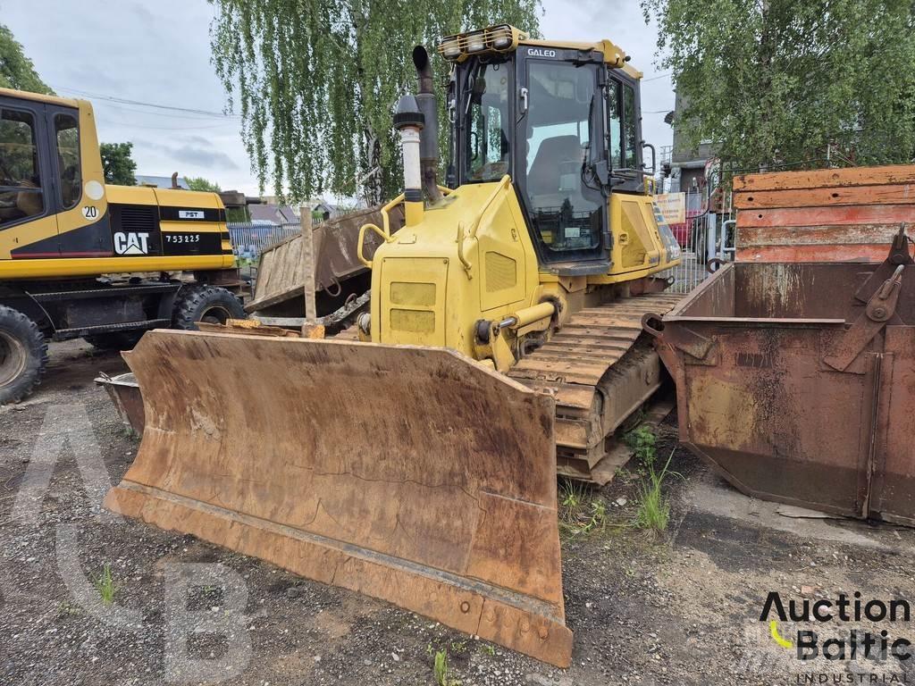 Komatsu D51EX-22 Верижни булдозери
