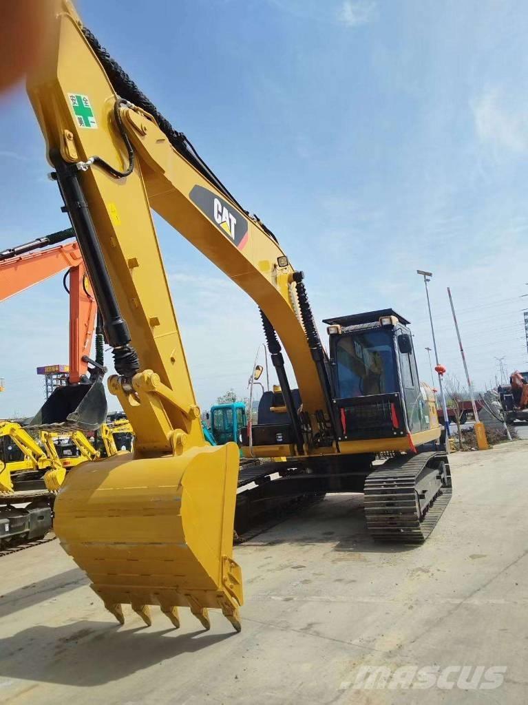 CAT 320 D 2 Средни екскаватори 7т - 12т