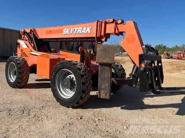 SkyTrak 10054 Телескопични товарачи
