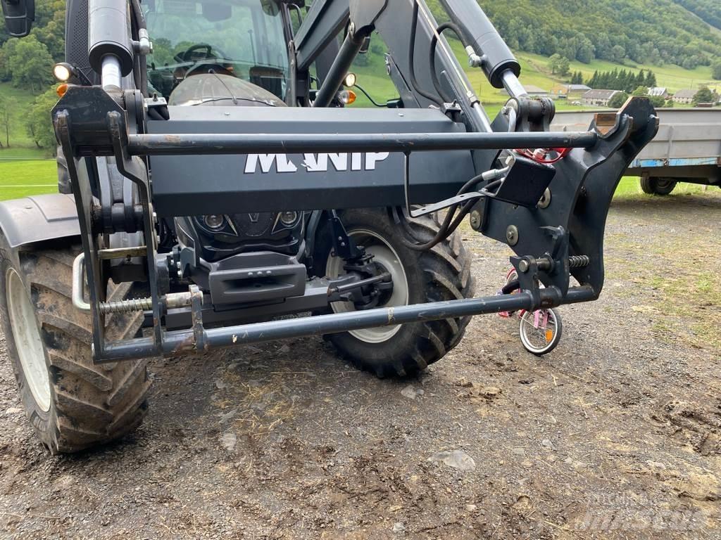 Valtra N134  HiTECH Трактори