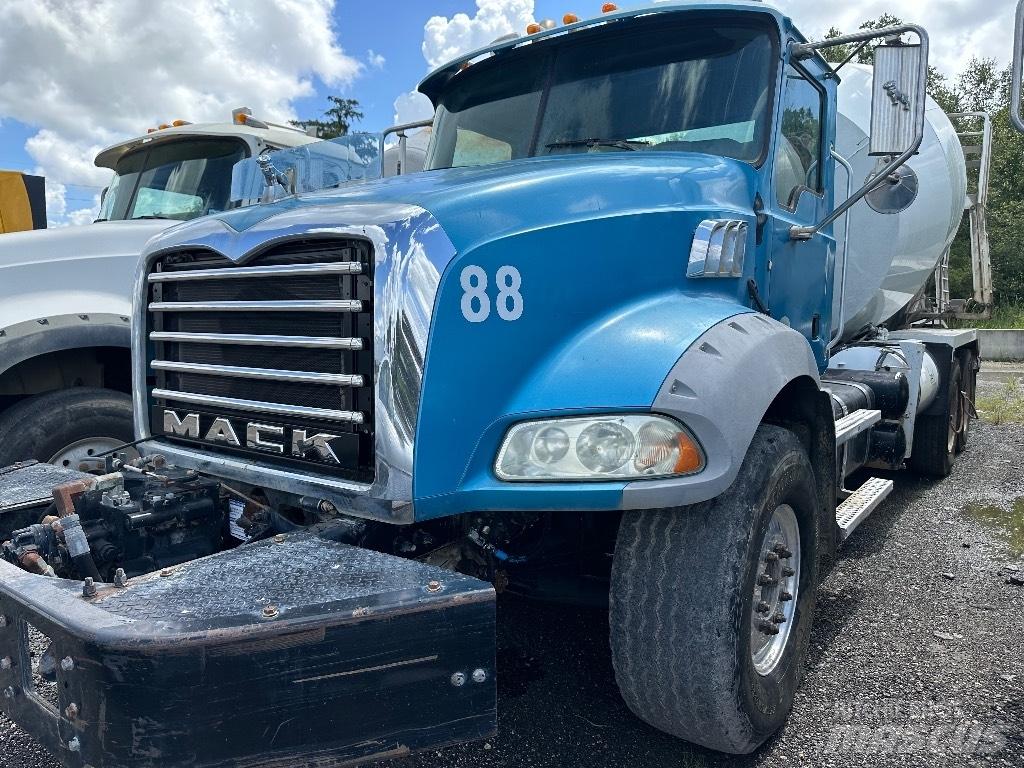 Mack GU 800 Други