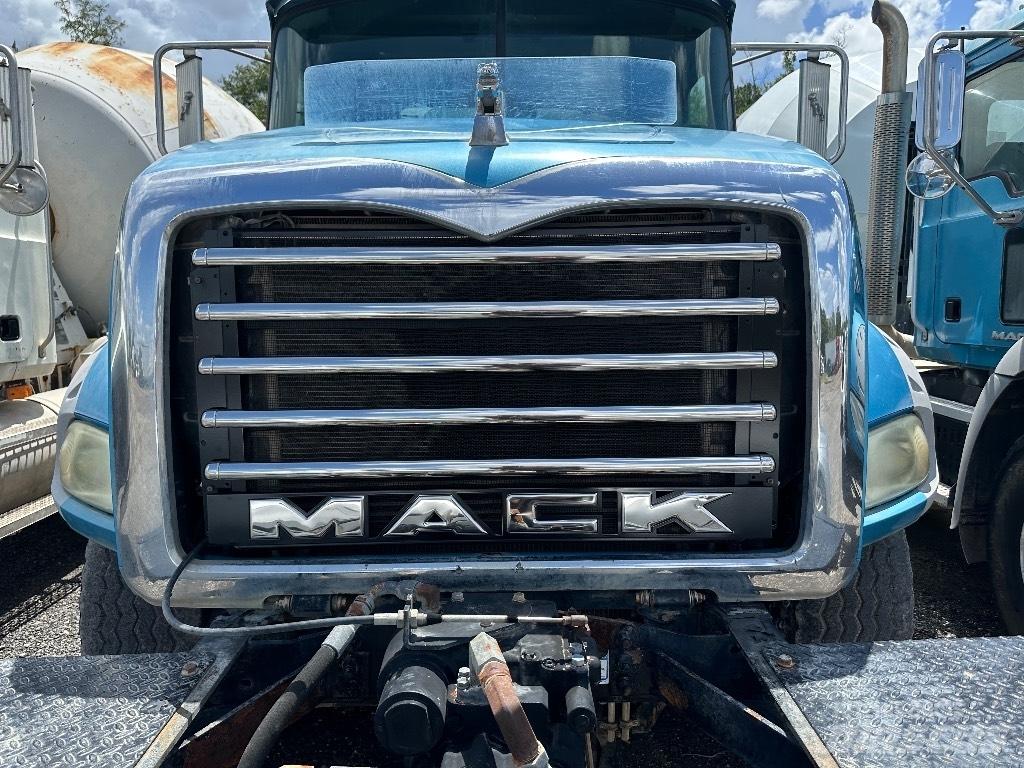 Mack GU 800 Други