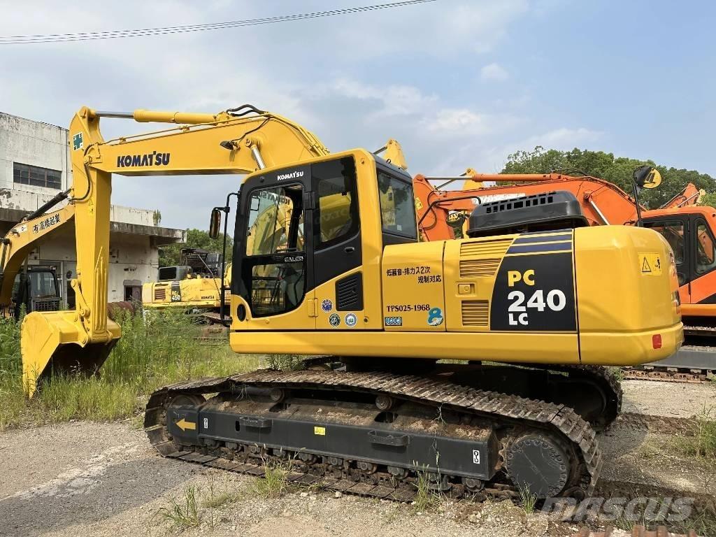Komatsu PC240-8 Верижен екскаватор