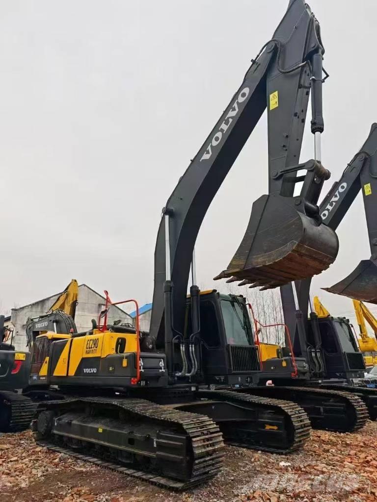 Volvo 240 Верижен екскаватор