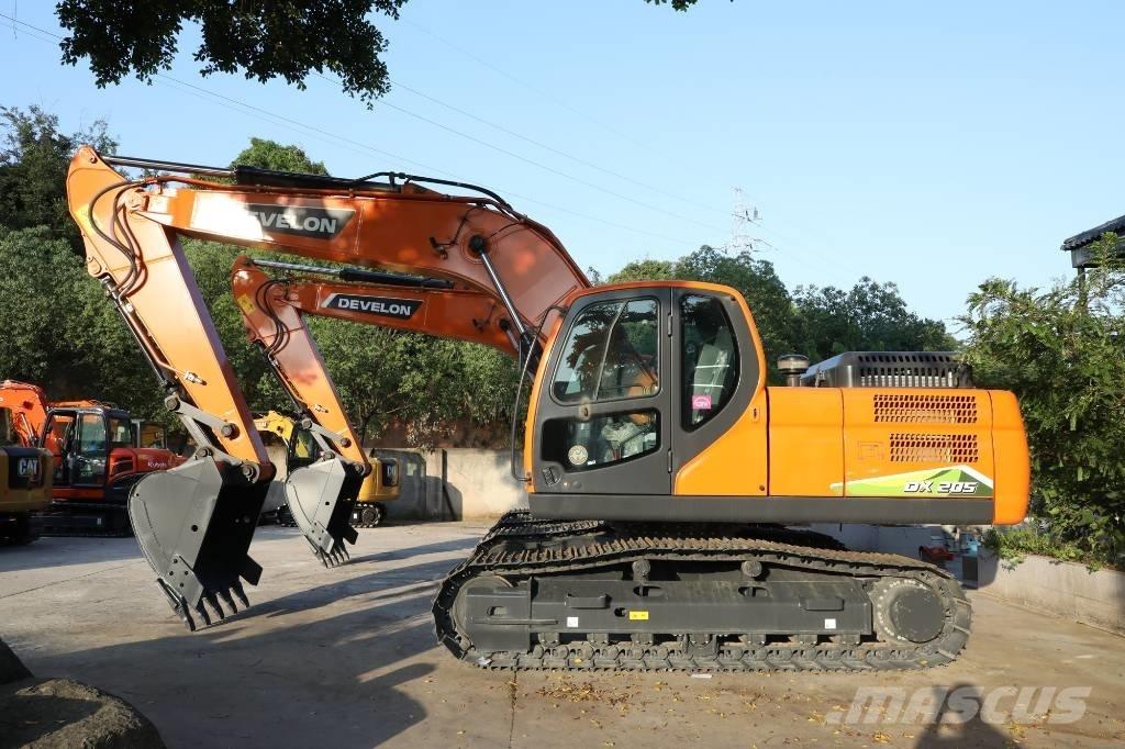 Develon DX205 Верижен екскаватор