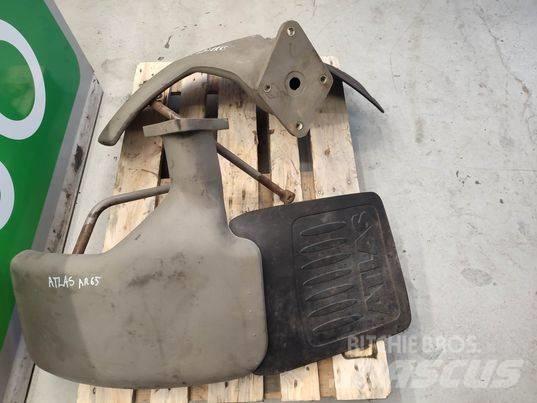 Atlas AR 65 fender Кабина