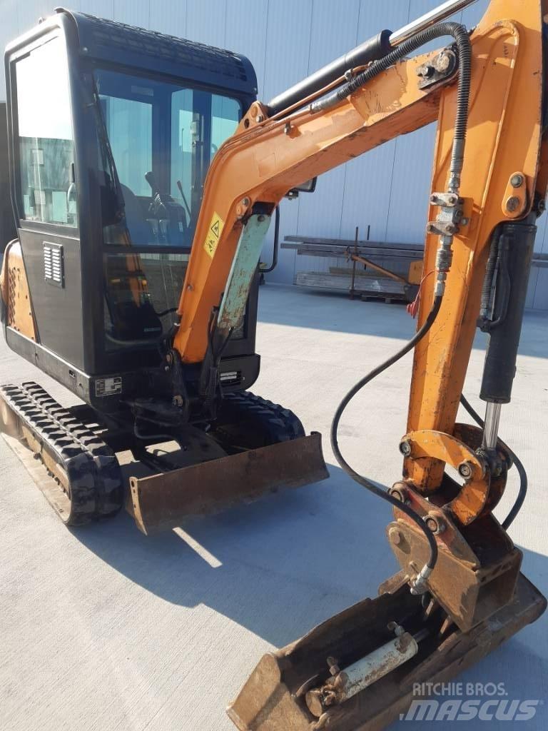 Hanix N 15B Мини екскаватори < 7 т