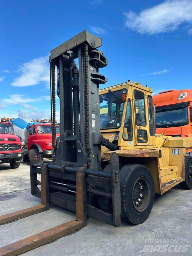  CATERPILLAE DP 150 N Вилични кари-повдигачи - други
