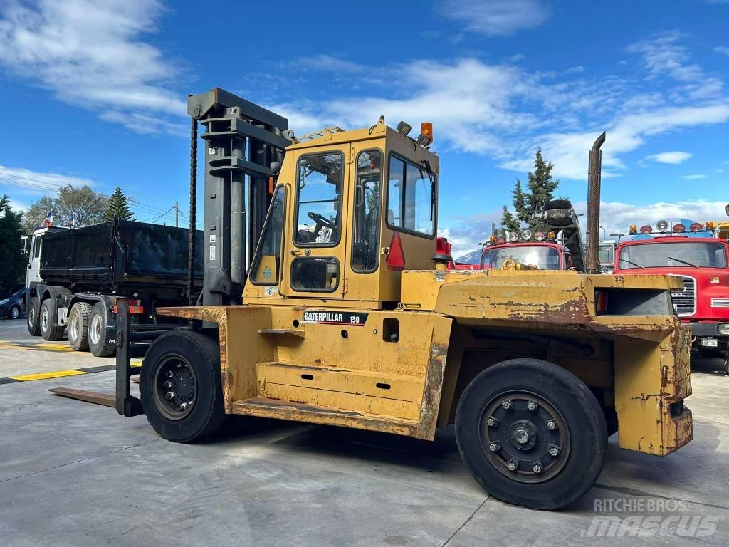  CATERPILLAE DP 150 N Вилични кари-повдигачи - други