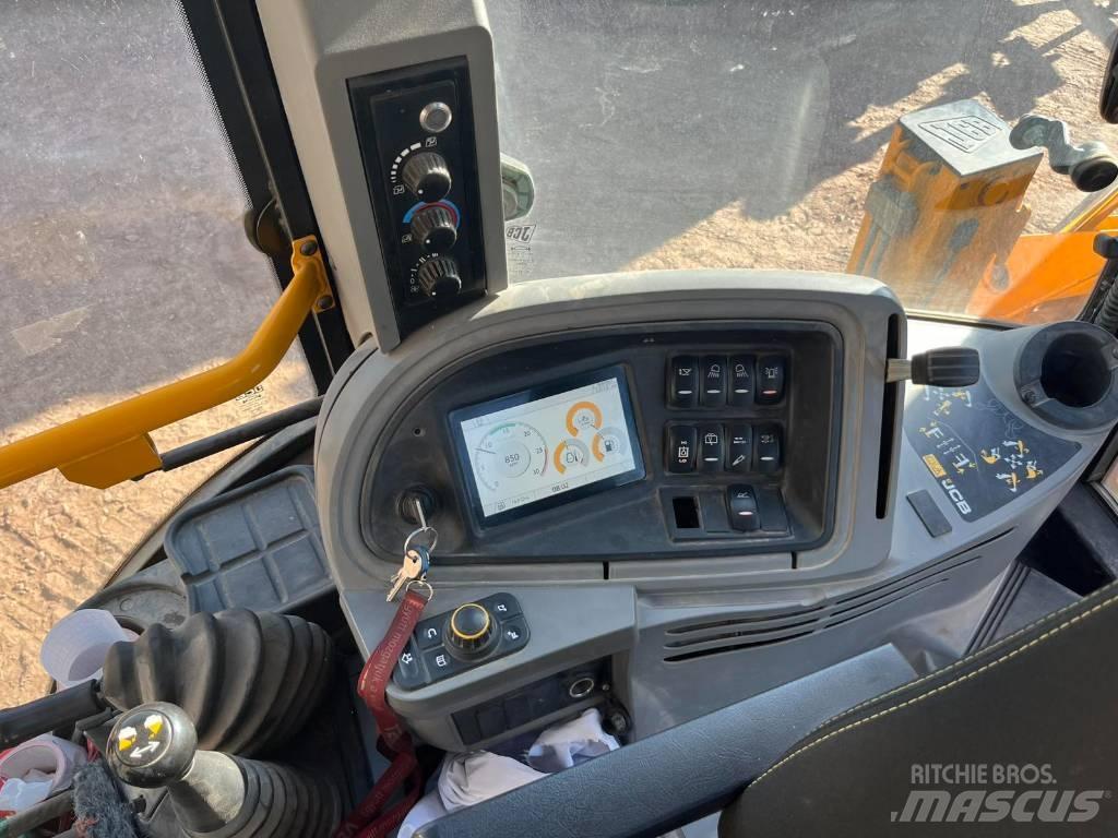 JCB 3 CX Средни екскаватори 7т - 12т