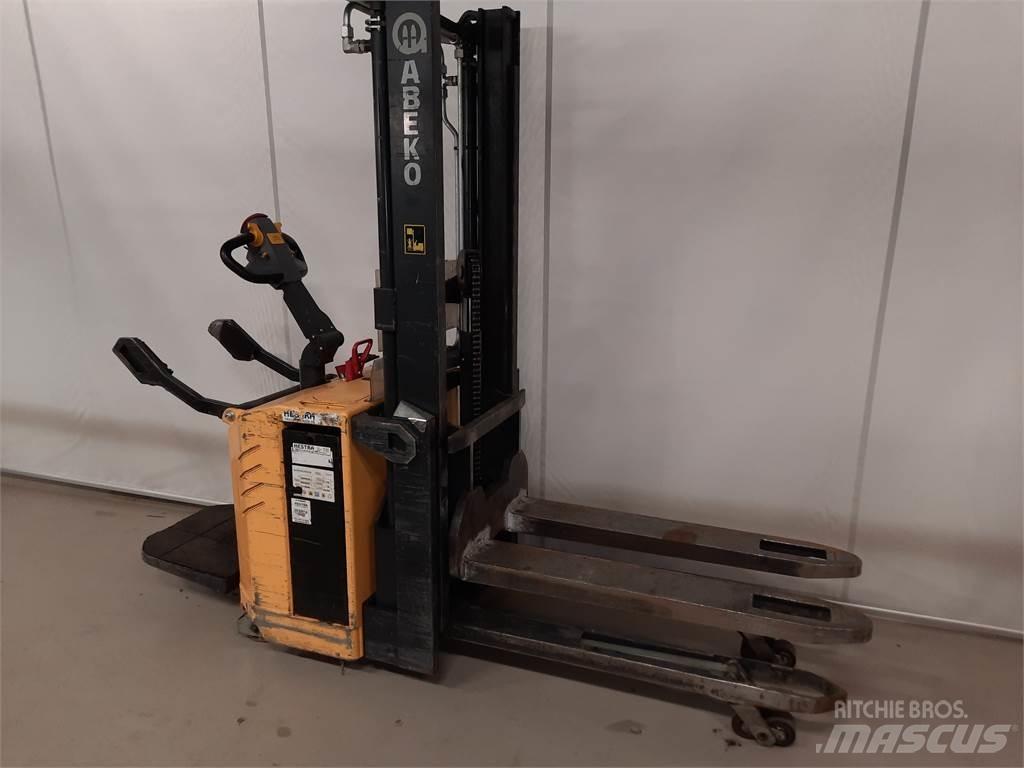 Abeko PS 135 TFYI Колички високоповдигачи с теглич