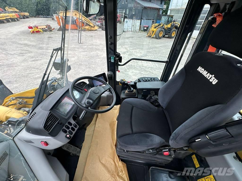 Komatsu WA 270-8 Колесни товарачи