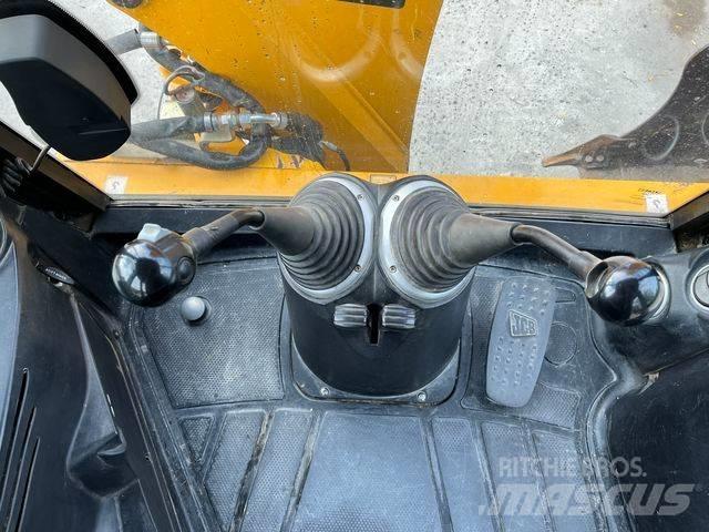 JCB 4 CX Товарач със заден ексватор