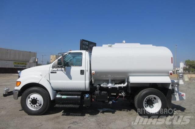 Ford F750 Цистерни за вода
