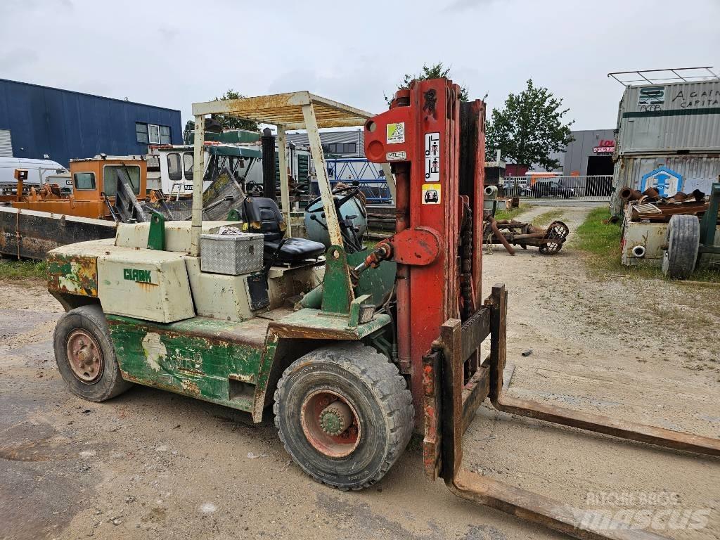 Clark DPH 70 Дизелови камиони