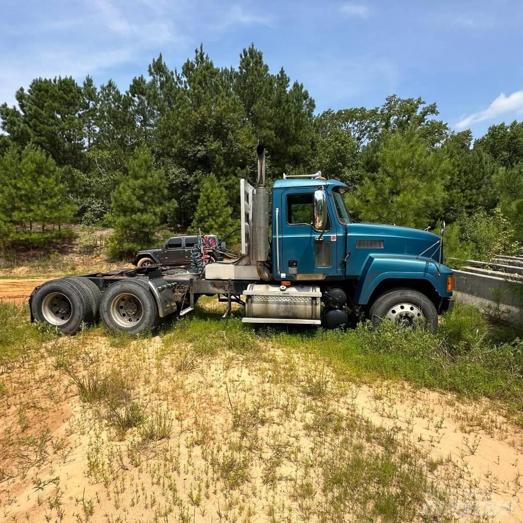 Mack CH 613 Влекачи