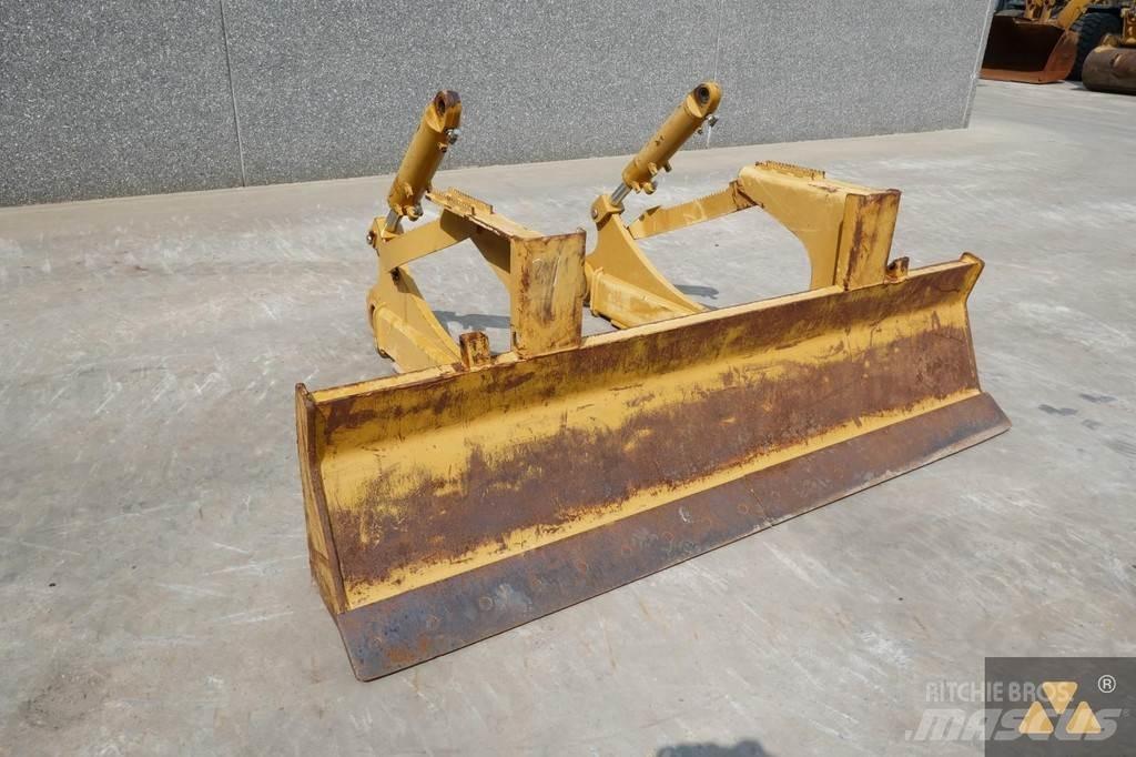 CAT Skidder blade Остриета