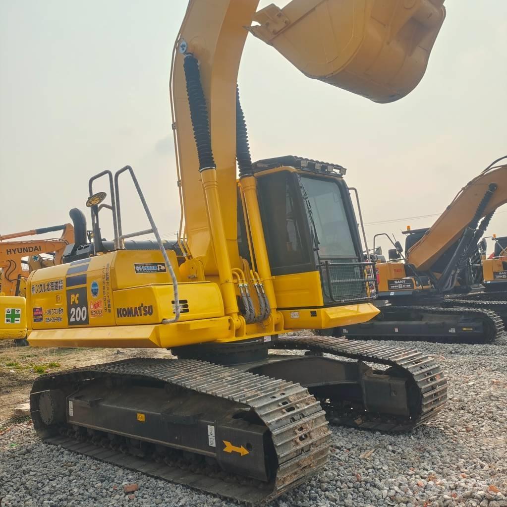 Komatsu PC200-8 Верижен екскаватор