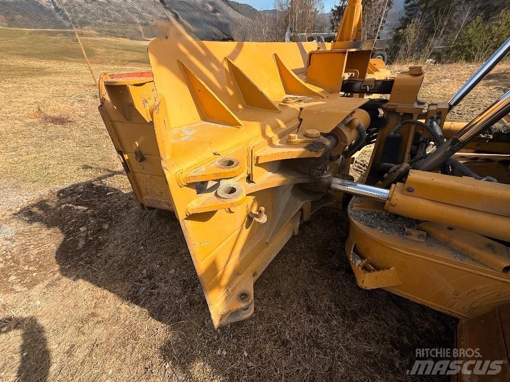 CAT D 6 T LGP Верижни булдозери
