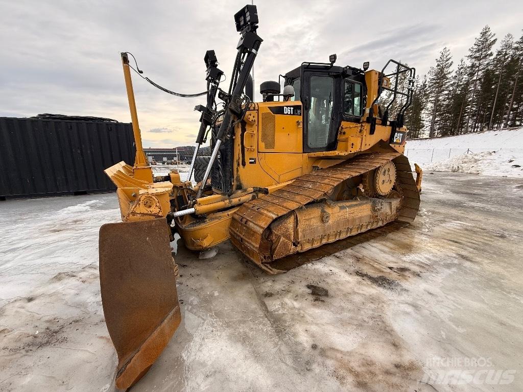CAT D 6 T LGP Верижни булдозери
