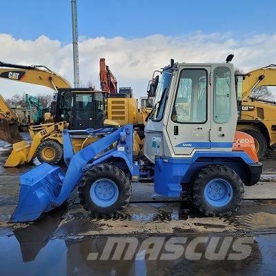 Hitachi LX 20-7 Колесни товарачи