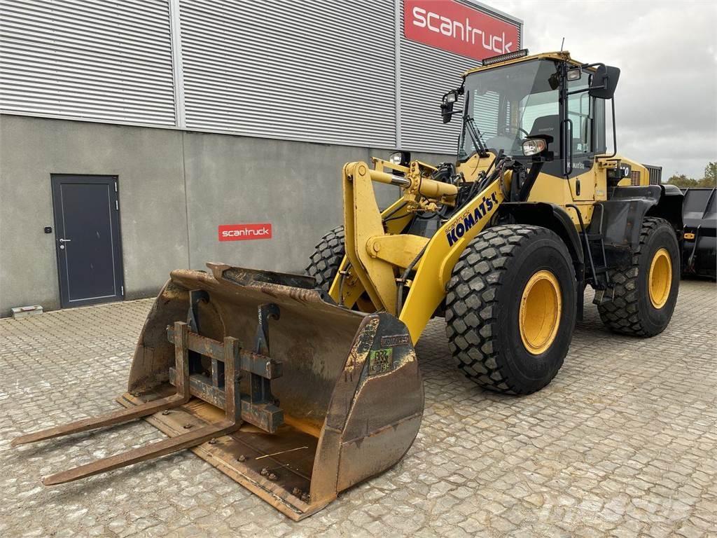 Komatsu WA200-7 Колесни товарачи