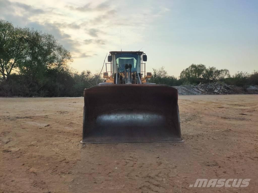 Volvo L 110 G Верижен товарач