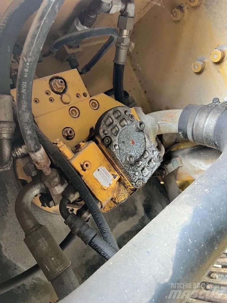CAT 211B Верижен екскаватор
