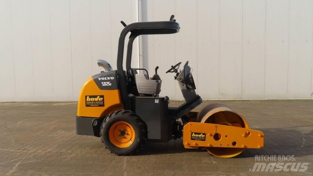 Volvo SD25D Еднобарабанни ролки
