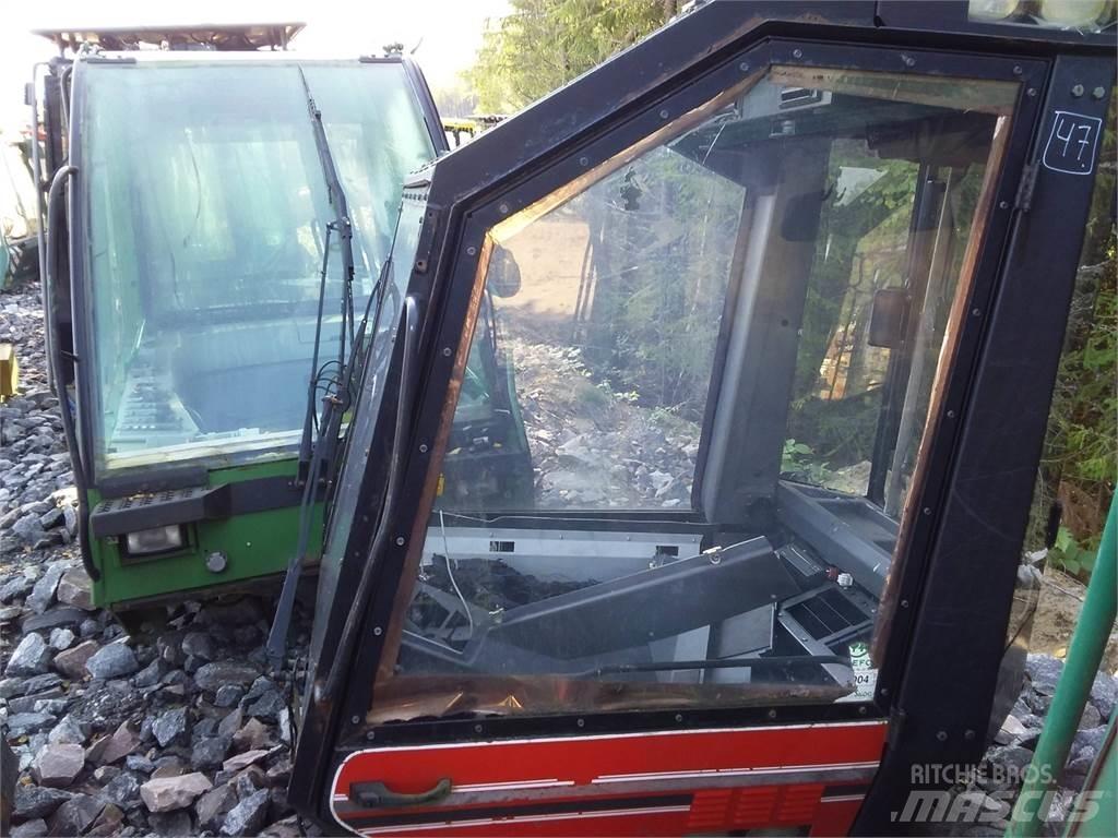 Valmet 901 Кабина
