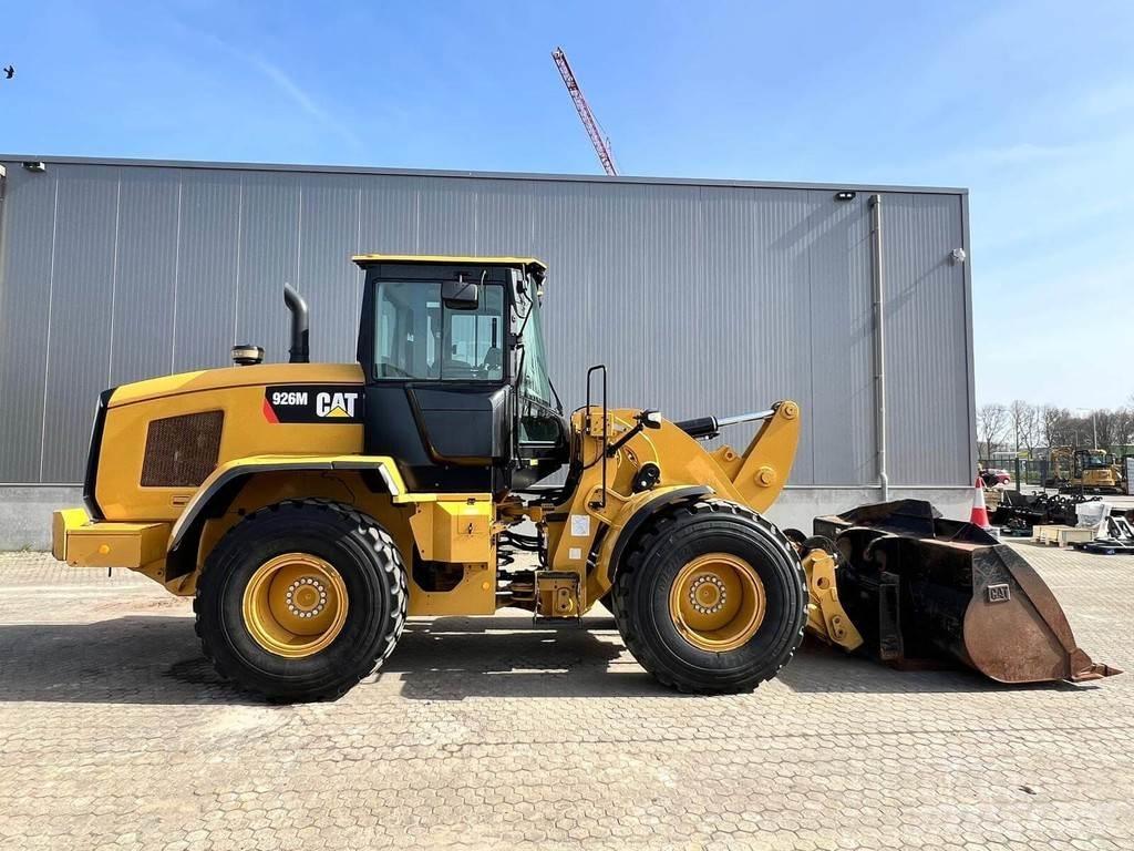 CAT 926M Колесни товарачи