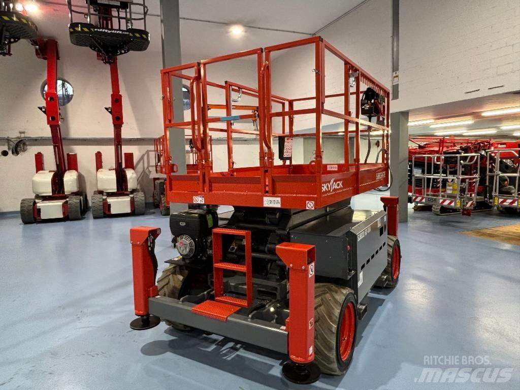 SkyJack SJ 6832 RTE Ножични работни платформи