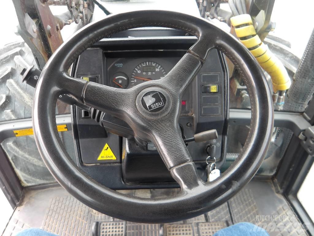 Valtra 8050 Трактори