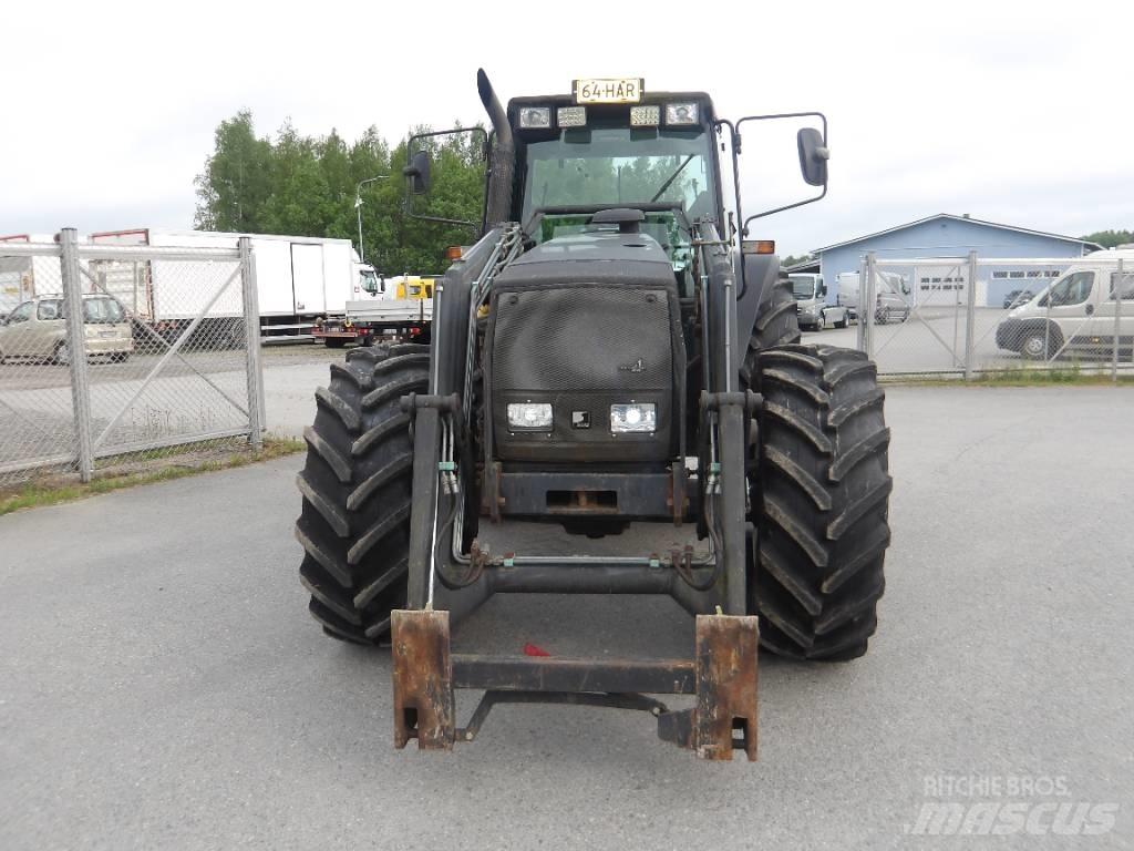 Valtra 8050 Трактори