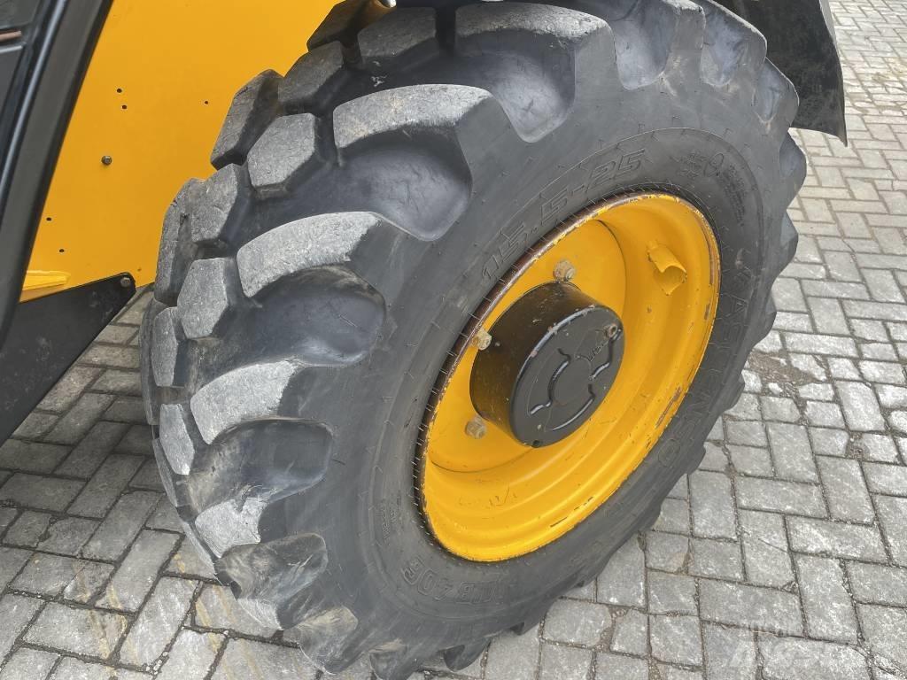 JCB 540-140     2016 Телескопични товарачи