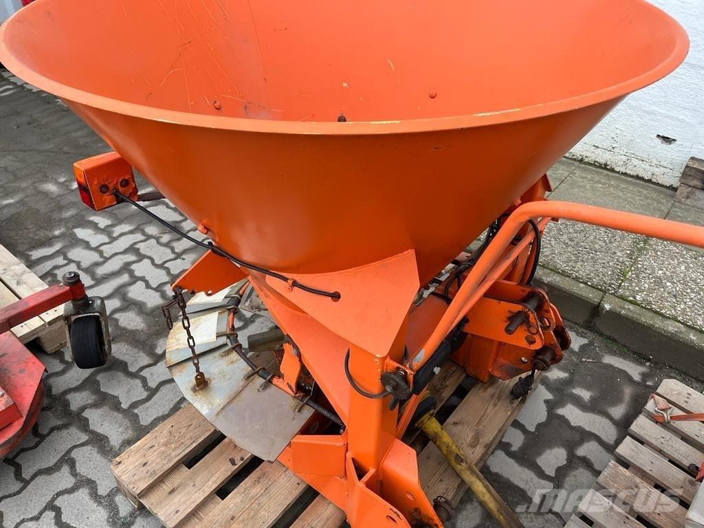 Amazone E+S 301 Разстилачки на пясък и сол