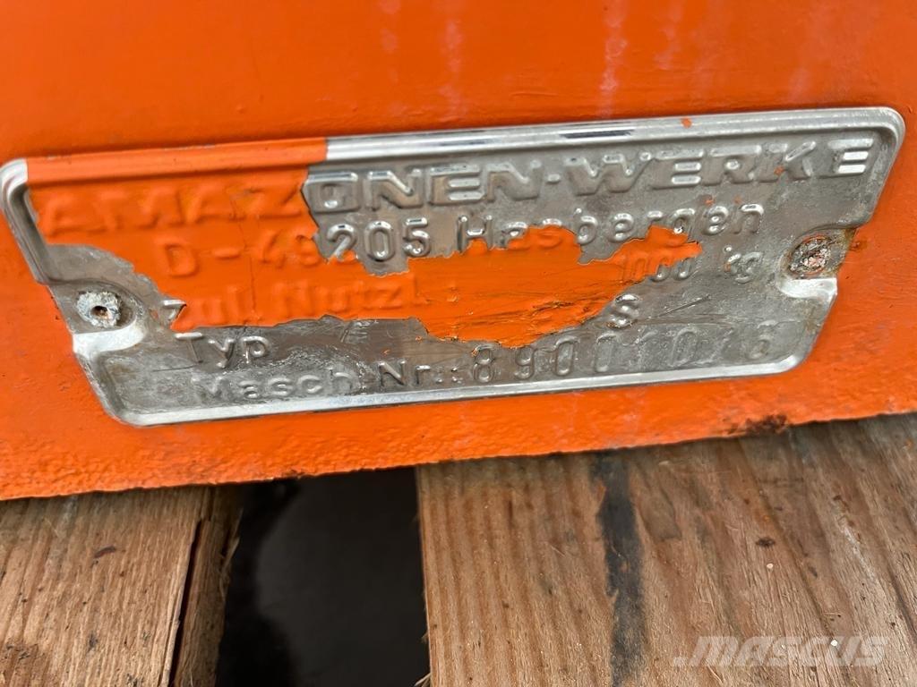 Amazone E+S 301 Разстилачки на пясък и сол