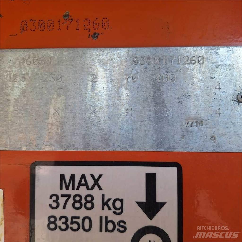 JLG 460SJ Телескопични повдигачи
