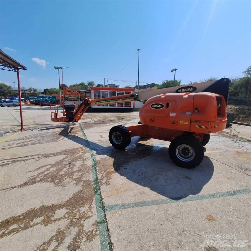 JLG 460SJ Телескопични повдигачи
