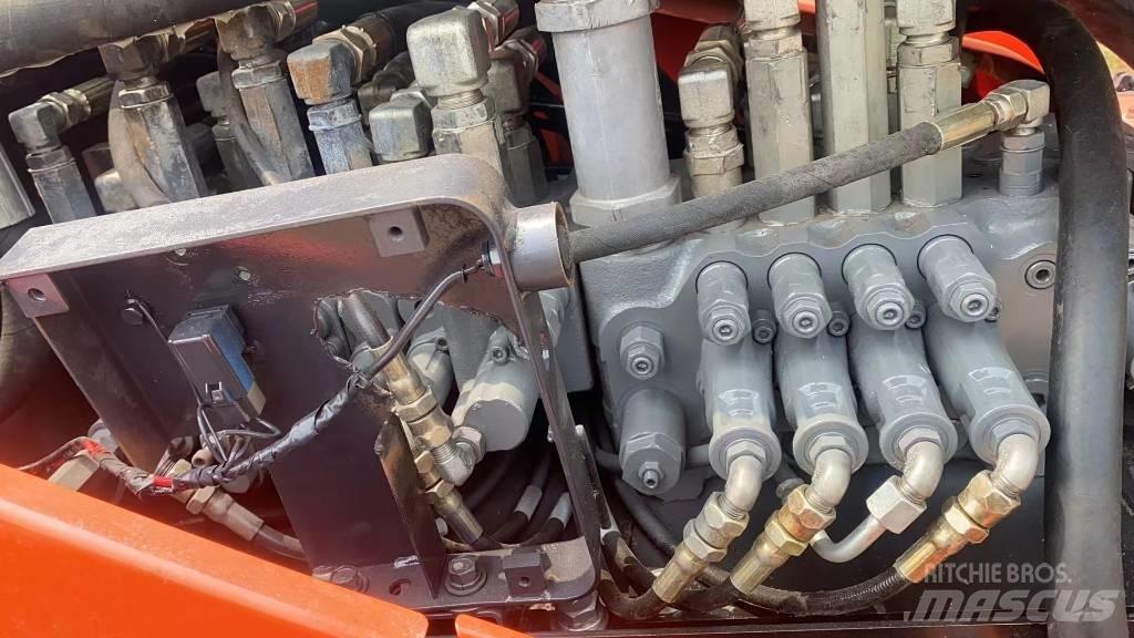 Kubota KX185 Средни екскаватори 7т - 12т