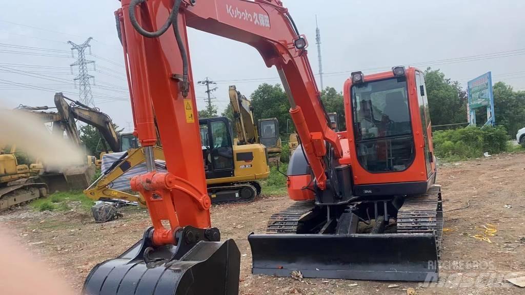Kubota KX185 Средни екскаватори 7т - 12т