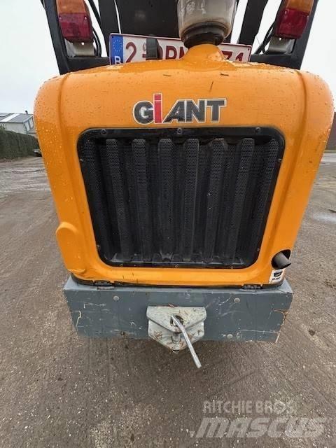 GiANT G2200 HD Колесни товарачи