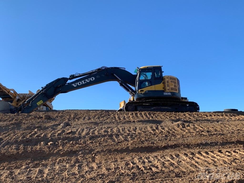 Komatsu 138 us -8 Верижен екскаватор
