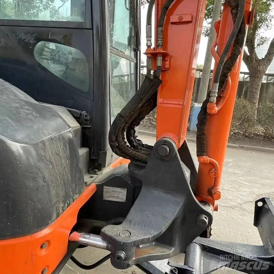 Hitachi ZX50 Мини екскаватори < 7 т
